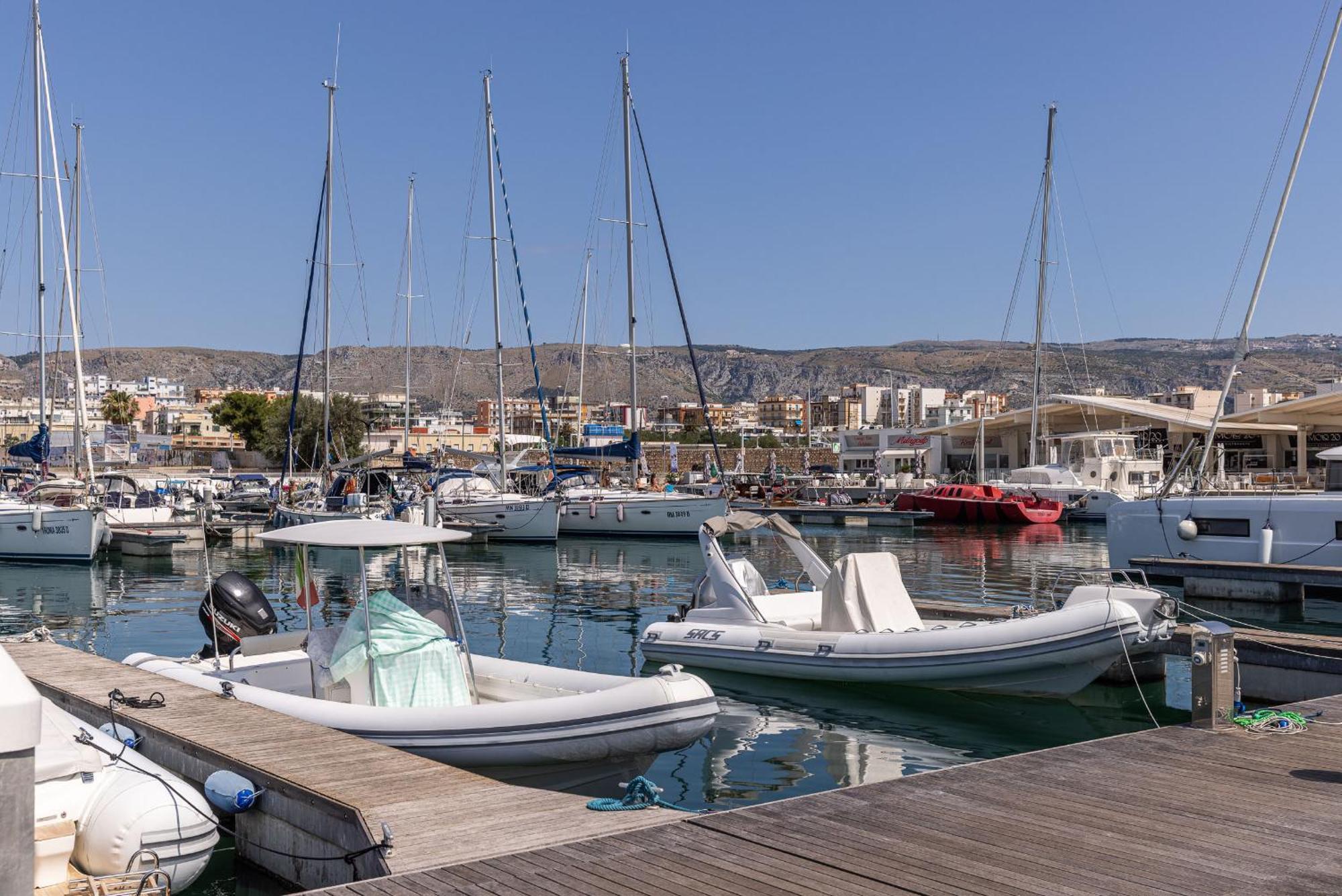 Marina Del Gargano Houseboat Hotel Manfredonia Luaran gambar
